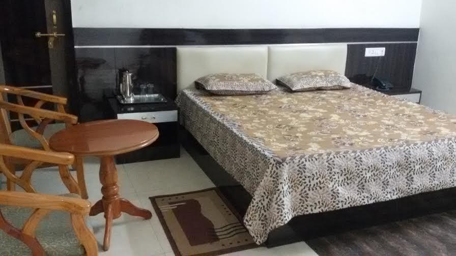 Hotel Kanishka カーンプル エクステリア 写真