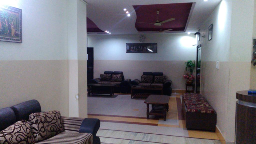 Hotel Kanishka カーンプル エクステリア 写真